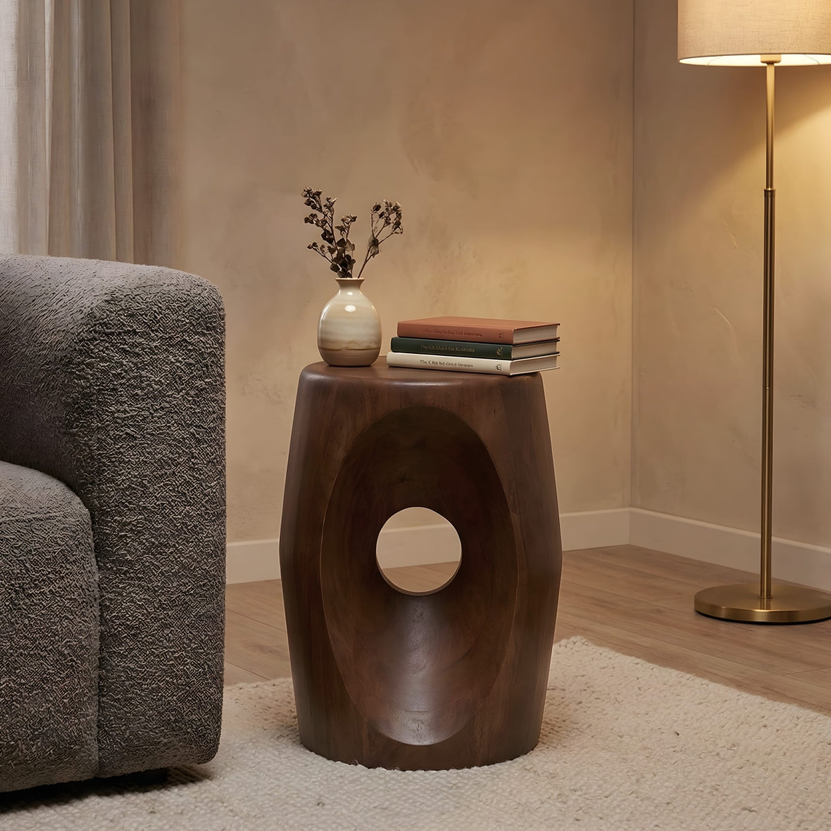 Ovalo Side table