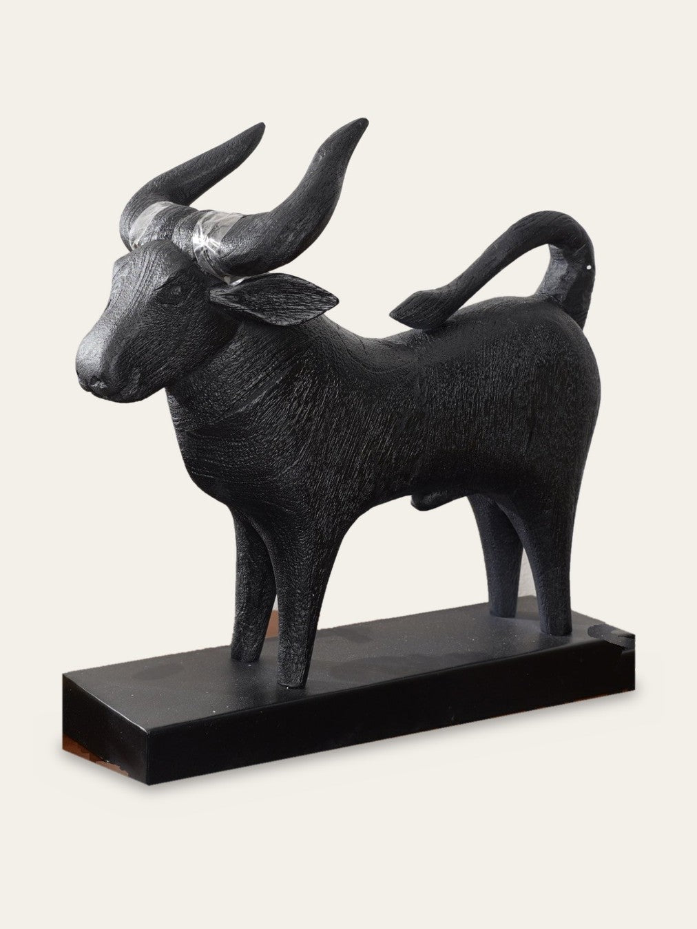 Mela Bull Sculpture, image 2